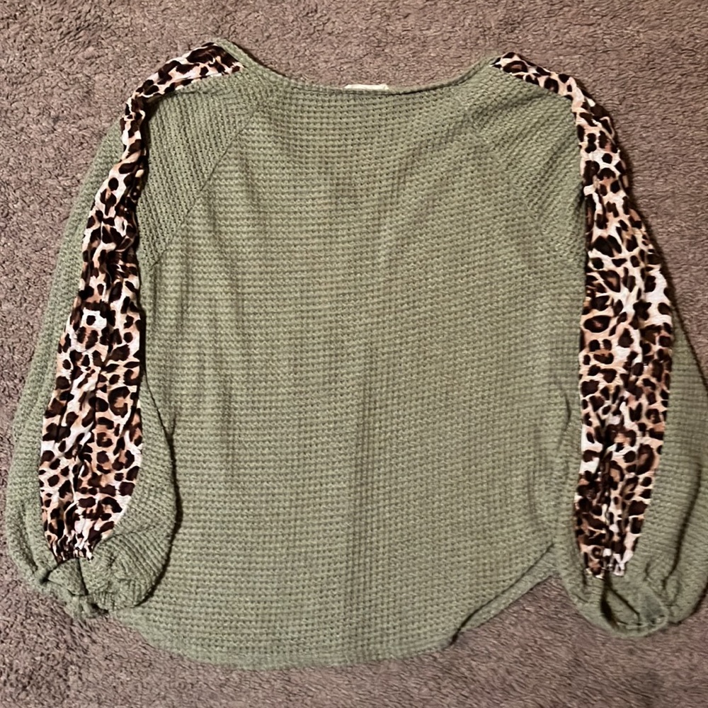 Women’s And The Why women's medium shirt - Picture 5 of 5